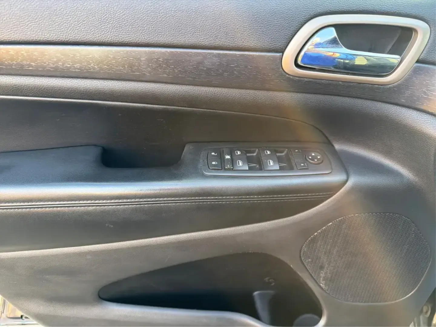 2015 Jeep Grand Cherokee Laredo (1C4RJFAG7FC) with an 3.6L V-6 DOHC engine, 8-Speed Automatic transmission, located at 401 Woodman Dr, Riverside, OH, 45431, (937) 908-9800, 39.760899, -84.123421 - Picture your next weekend: you're loading up the family for a quick getaway to Caesars Creek, grabbing groceries after work, or cruising I-675 toward Dayton with a confident, comfortable SUV that feels ready for anything Ohio weather throws your way. This 2015 Jeep Grand Cherokee Laredo 4WD is built - Photo#19