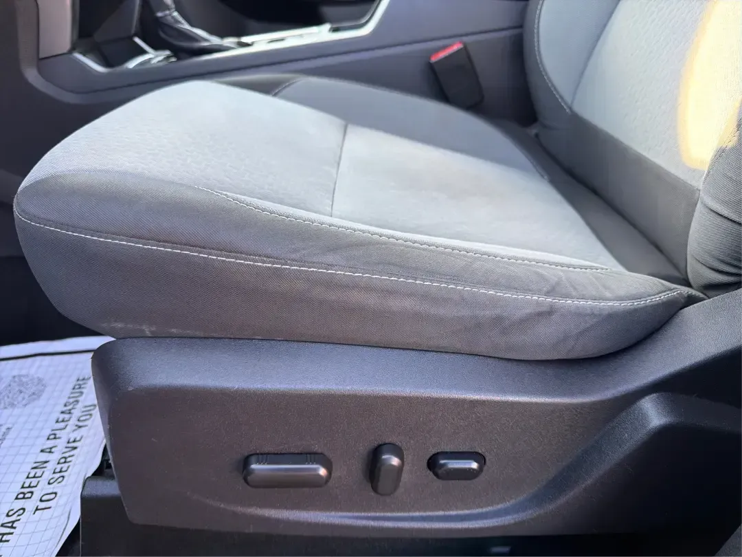 2018 Ford Escape SE (1FMCU9GD4JU) with an 1.5L L4 DOHC 16V engine, 6A transmission, located at 880 E. National Road, Vandalia, OH, 45377, (937) 908-9800, 39.891918, -84.183594 - Picture your next Ohio weekend: loading up the kids for a splash at Splash Xenia, cruising out to John Bryan State Park for a hike, or tackling a snowy morning commute from Beavercreek to downtown Dayton with confidence. This 2018 Ford Escape SE in Blue Metallic is the kind of compact SUV that fits - Photo#18