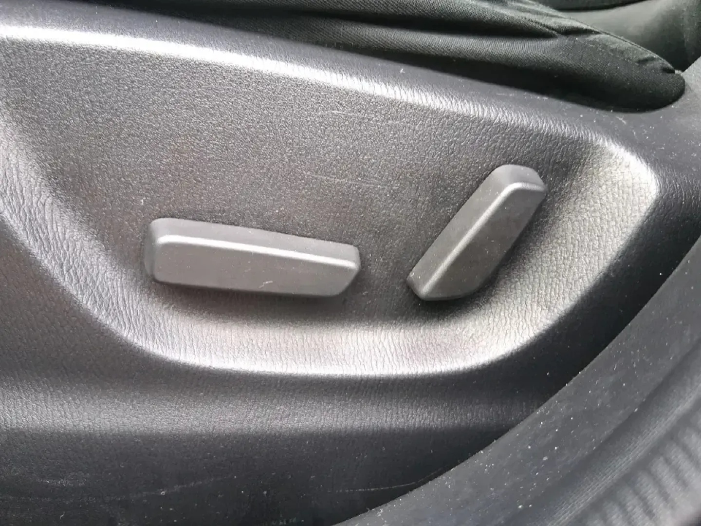 2016 Mazda CX-5 Touring (JM3KE4CY4G0) with an SKYACTIV-G 2.5L I-4 gasoline direct injection engine, 6-Speed Automatic transmission, located at 401 Woodman Dr, Riverside, OH, 45431, (937) 908-9800, 39.760899, -84.123421 - Weekend getaways to John Bryan State Park, everyday commuting down Woodman Dr, or hauling groceries back from The Greene-this 2016 Mazda CX-5 Touring is the kind of SUV that fits real life in Riverside, Ohio. With confident all-weather capability and a smart, comfortable cabin, it's a practical choi - Photo#17