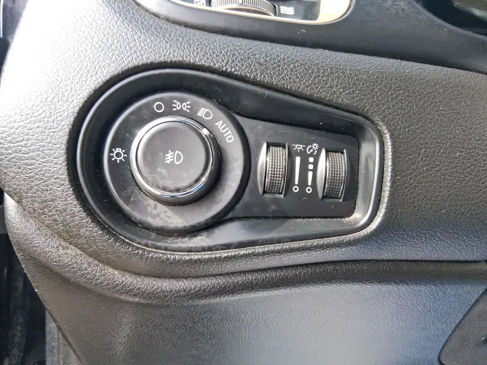 2017 Jeep Renegade Latitude 4x4 (ZACCJBBB3HP) with an 2.4L L4 DOHC 16V engine, 6M transmission, located at 1099 N County Rd 25A, Troy, OH, 45373, (937) 908-9800, 40.057079, -84.212883 - Weekend adventures don't have to wait for perfect credit. If you want a compact SUV that's easy to park for daily errands, confident in Ohio weather, and ready for a quick getaway to Indian Lake or a scenic drive through Miami County backroads, this **2017 Jeep Renegade Latitude 4x4** is built for r - Photo#17