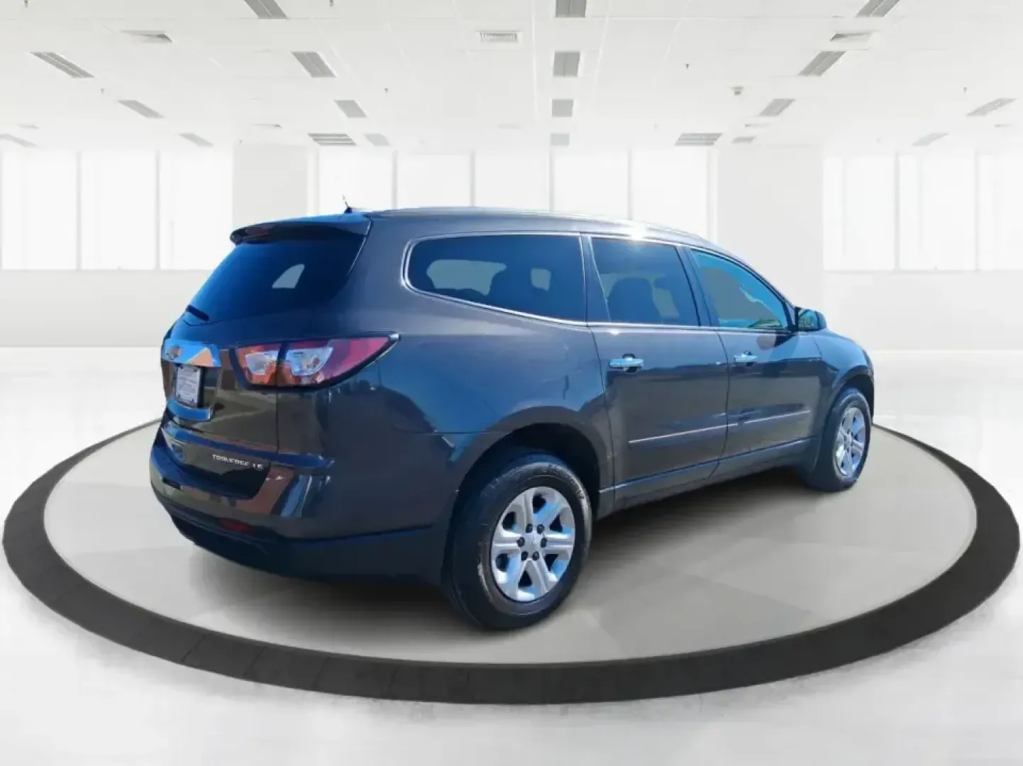 2016 Chevrolet Traverse LS (1GNKRFKDXGJ) with an 3.6L V-6 gasoline direct injection engine, 6A transmission, located at 401 Woodman Dr, Riverside, OH, 45431, (937) 908-9800, 39.760899, -84.123421 - Need one SUV that can handle school drop-offs, long commutes to Dayton, and weekend runs out toward John Bryan State Park without feeling cramped? This 2016 Chevrolet Traverse LS is built for real life-roomy seating for the whole crew, flexible cargo space for strollers or sports gear, and confident - Photo#2