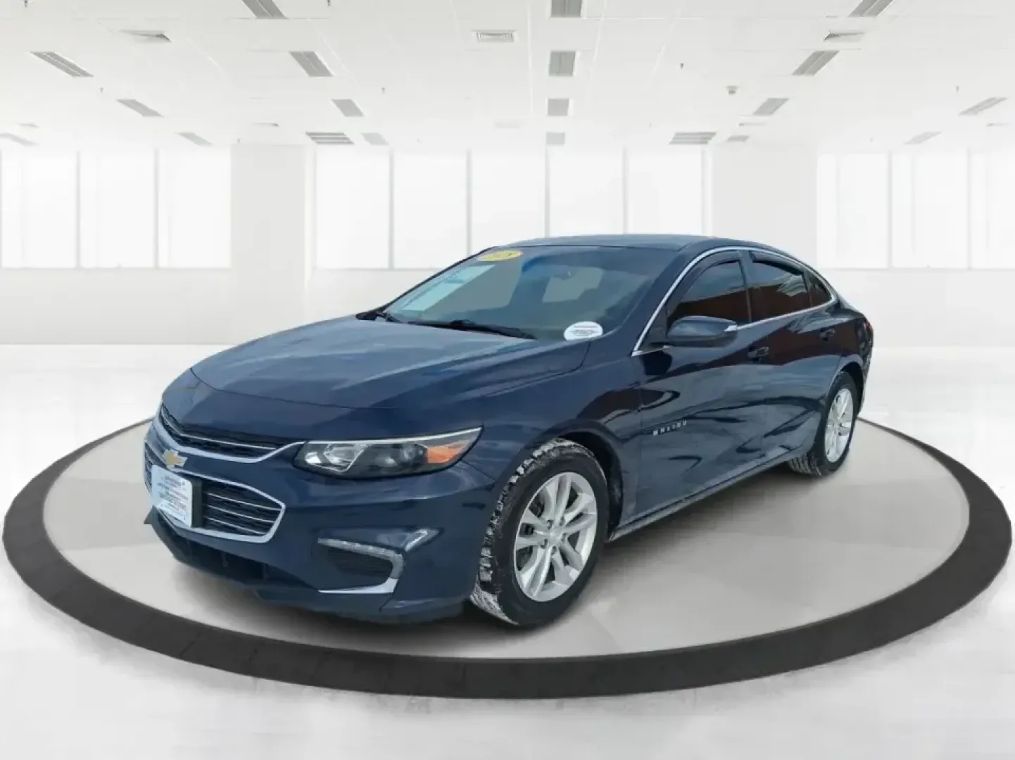 2018 Chevrolet Malibu LT (1G1ZD5STXJF) with an ECOTEC 1.5L I-4 gasoline direct injection engine, 6A transmission, located at 1230 East Main St, Xenia, OH, 45385, (937) 908-9800, 39.688026, -83.910172 - Need a dependable sedan that can handle the weekday commute, weekend errands, and the occasional I-75 road trip without draining your budget? This 2018 Chevrolet Malibu LT is built for real life in Troy-comfortable for long drives, efficient on regular unleaded, and roomy enough for growing families - Photo#8