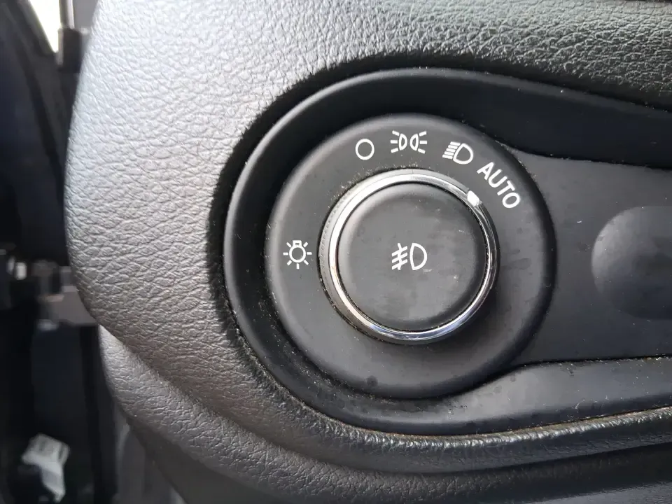 2018 Jeep Renegade Upland Edition 4x4 (ZACCJBAB1JP) with an Tigershark MultiAir 2.4L I-4 variable valve contro engine, 6M transmission, located at 4508 South Dixie Dr, Moraine, OH, 45439, (937) 908-9800, 39.689976, -84.218452 - Weekend getaways to John Bryan State Park, snowy commutes down US-35, or daily school-and-grocery runs around Xenia all get easier when you've got a compact SUV that's sized for city parking but ready for Ohio backroads. This 2018 Jeep Renegade Upland Edition 4x4 brings that go-anywhere, do-everythi - Photo#17