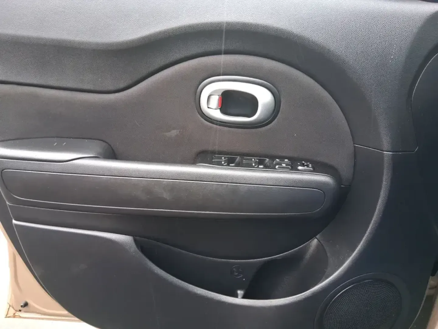 2015 Kia Soul Base (KNDJN2A25F7) with an 1.6L L4 DOHC 16V engine, located at 1099 N County Rd 25A, Troy, OH, 45373, (937) 908-9800, 40.057079, -84.212883 - Picture your next week in Troy: an easy commute up N County Rd 25A, a quick grocery run near the Miami County Fairgrounds, and a Saturday drive down I75 for a Dayton day trip-without stressing over parking, fuel costs, or tight cargo space. This 2015 Kia Soul Base is built for real life, making it a - Photo#17