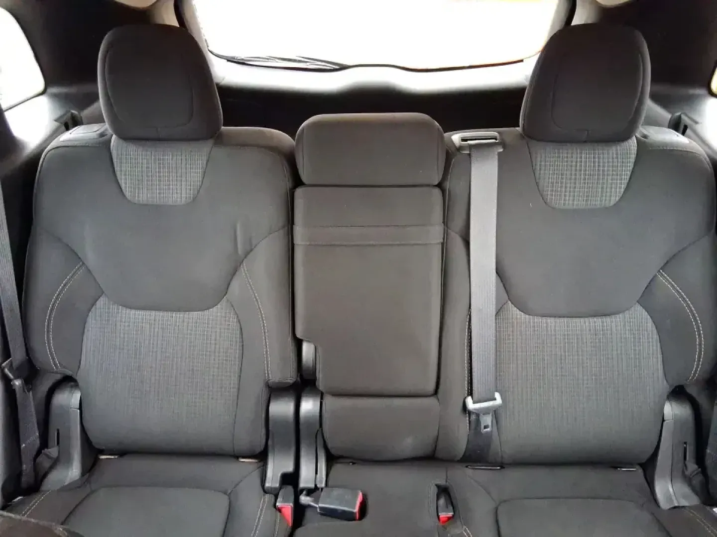 2015 Jeep Cherokee Latitude (1C4PJMCBXFW) with an 2.4L L4 DOHC 16V engine, 9-Speed Automatic transmission, located at 1230 East Main St, Xenia, OH, 45385, (937) 908-9800, 39.688026, -83.910172 - Weekend escapes to John Bryan State Park, snowy school runs, and everyday commuting up US35 feel a lot easier when you're driving a capable crossover that's comfortable, confident, and ready for Ohio weather. This 2015 Jeep Cherokee Latitude is a smart fit for busy families in Beavercreek, professio - Photo#14