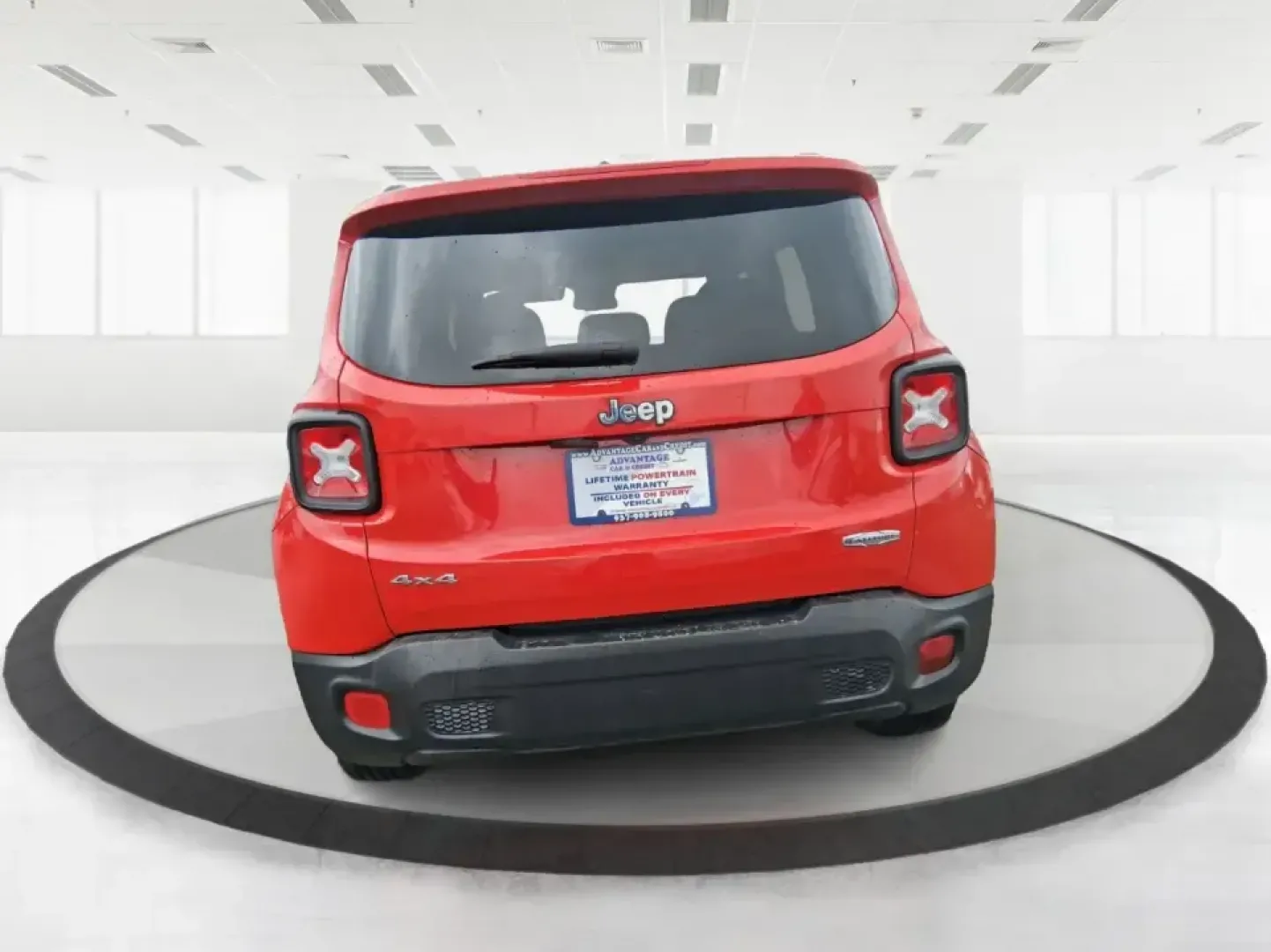 2016 Jeep Renegade Latitude (ZACCJBBT1GP) with an 2.4L L4 DOHC 16V engine, 6M transmission, located at 1184 Kauffman Ave, Fairborn, OH, 45324, (937) 908-9800, 39.807072, -84.030914 - Picture your next Ohio weekend: a quick commute from Fairborn to Wright-Patterson AFB during the week, then a spontaneous road trip to Yellow Springs or an afternoon exploring the trails near John Bryan State Park when the weather's perfect. This 2016 Jeep Renegade Latitude in bold Colorado Red is b - Photo#3