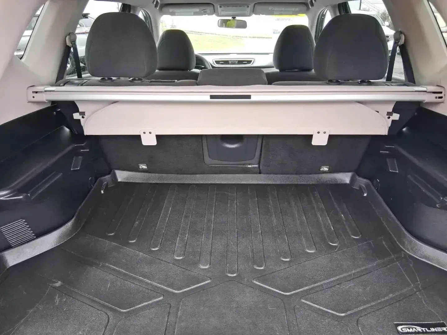 2016 Nissan Rogue SV (KNMAT2MV9GP) with an 2.5L I-4 DOHC engine, CVT transmission, located at 880 E. National Road, Vandalia, OH, 45377, (937) 908-9800, 39.891918, -84.183594 - Need a dependable SUV that fits real life in Vandalia-school drop-offs, long commutes to Dayton, and weekend getaways up I75-without the stress of traditional bank hurdles? This 2016 Nissan Rogue SV in Magnetic Black is a smart, versatile choice for busy families, frequent travelers, and budget-cons - Photo#13