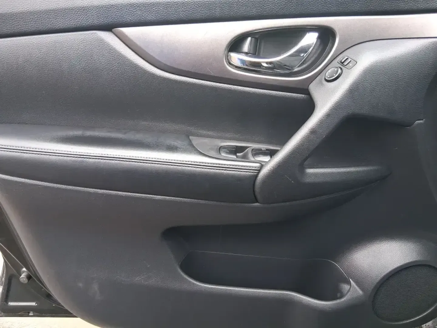 2016 Nissan Rogue SV (KNMAT2MV9GP) with an 2.5L I-4 DOHC engine, CVT transmission, located at 880 E. National Road, Vandalia, OH, 45377, (937) 908-9800, 39.891918, -84.183594 - Need a dependable SUV that fits real life in Vandalia-school drop-offs, long commutes to Dayton, and weekend getaways up I75-without the stress of traditional bank hurdles? This 2016 Nissan Rogue SV in Magnetic Black is a smart, versatile choice for busy families, frequent travelers, and budget-cons - Photo#19