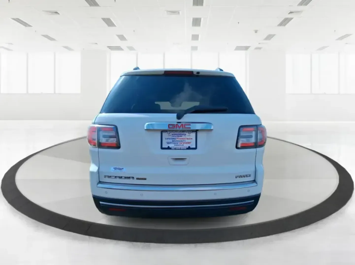 2017 GMC Acadia Base (1GKKVSKD1HJ) with an 3.6L V6 DOHC 24V engine, 6A transmission, located at 1951 S Dayton Lakeview Rd., New Carlisle, OH, 45344, (937) 908-9800, 39.890999, -84.050255 - Load up the family, point the hood toward I70, and make every mile feel easy in this 2017 GMC Acadia-an SUV that's built for real life in and around New Carlisle, Ohio. Whether you're doing school drop-offs, commuting toward Dayton, or planning a weekend run to Buck Creek State Park, this Acadia giv - Photo#3