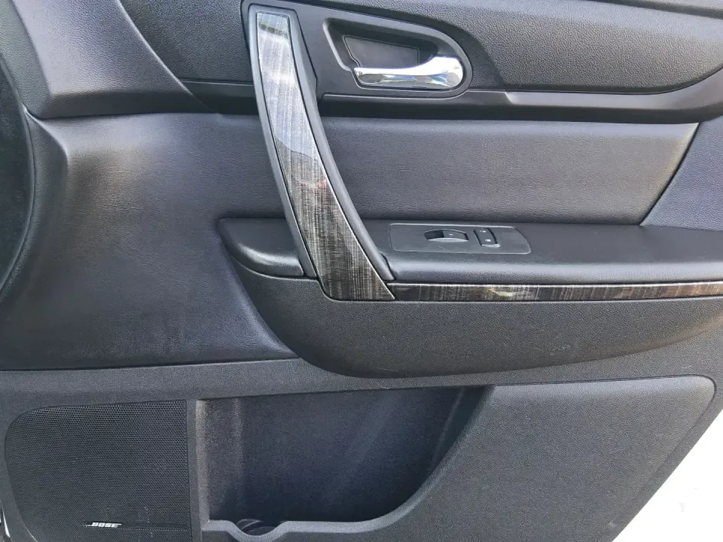 2017 GMC Acadia Base (1GKKVSKD1HJ) with an 3.6L V6 DOHC 24V engine, 6A transmission, located at 1951 S Dayton Lakeview Rd., New Carlisle, OH, 45344, (937) 908-9800, 39.890999, -84.050255 - Load up the family, point the hood toward I70, and make every mile feel easy in this 2017 GMC Acadia-an SUV that's built for real life in and around New Carlisle, Ohio. Whether you're doing school drop-offs, commuting toward Dayton, or planning a weekend run to Buck Creek State Park, this Acadia giv - Photo#20