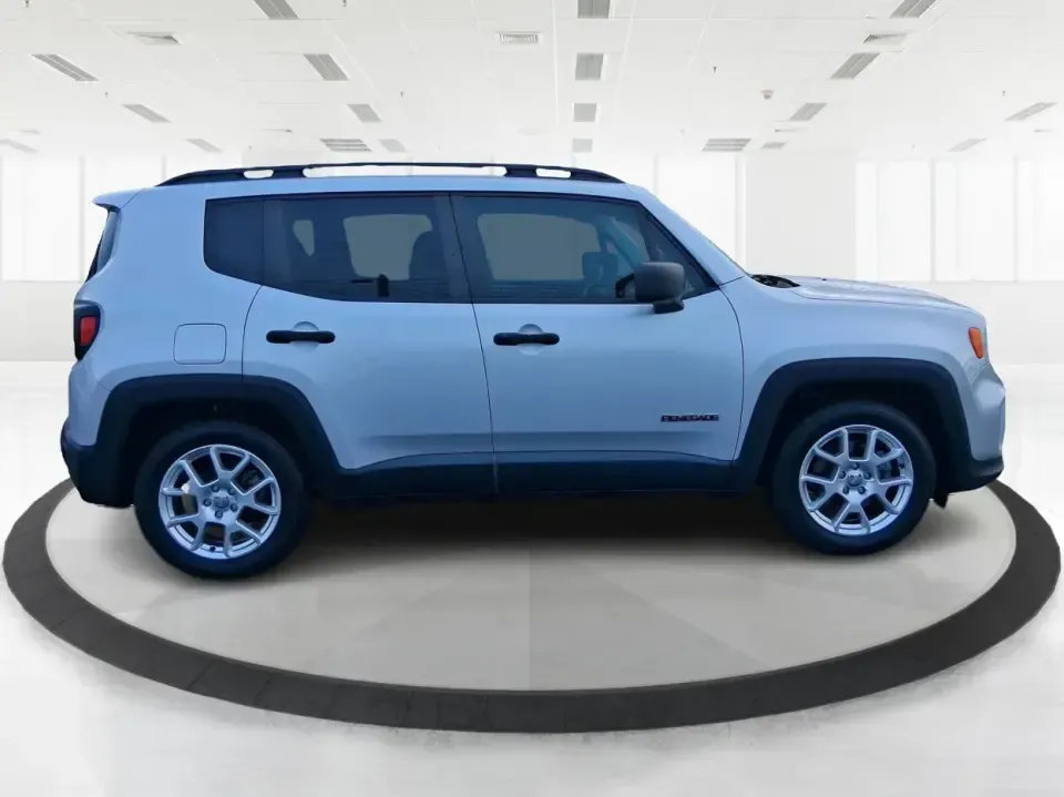 2020 Jeep Renegade Sport FWD (ZACNJAAB1LP) with an 2.4L L4 DOHC 16V engine, 9A transmission, located at 1951 S Dayton Lakeview Rd., New Carlisle, OH, 45344, (937) 908-9800, 39.890999, -84.050255 - Picture your next weekend: you're cruising from New Carlisle to Springfield for errands, then heading back on I70 with the cargo area packed for a family cookout at George Rogers Clark Park. If you need a compact SUV that's easy to park, comfortable for daily commuting, and ready for spontaneous roa - Photo#1