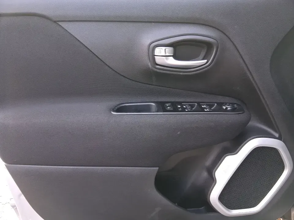 2020 Jeep Renegade Sport FWD (ZACNJAAB1LP) with an 2.4L L4 DOHC 16V engine, 9A transmission, located at 1951 S Dayton Lakeview Rd., New Carlisle, OH, 45344, (937) 908-9800, 39.890999, -84.050255 - Picture your next weekend: you're cruising from New Carlisle to Springfield for errands, then heading back on I70 with the cargo area packed for a family cookout at George Rogers Clark Park. If you need a compact SUV that's easy to park, comfortable for daily commuting, and ready for spontaneous roa - Photo#17