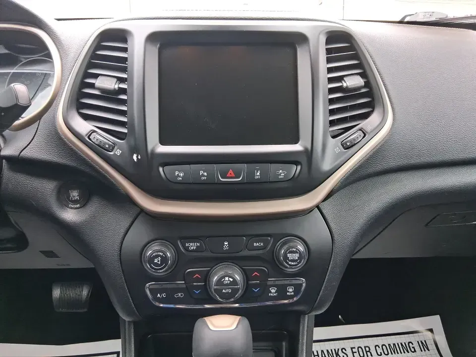 2014 Jeep Cherokee Limited (1C4PJLDS1EW) with an 3.2L V6 DOHC 24V engine, 9-Speed Automatic transmission, located at 880 E. National Road, Vandalia, OH, 45377, (937) 908-9800, 39.891918, -84.183594 - 2014 Jeep Cherokee Limited - Photo#13