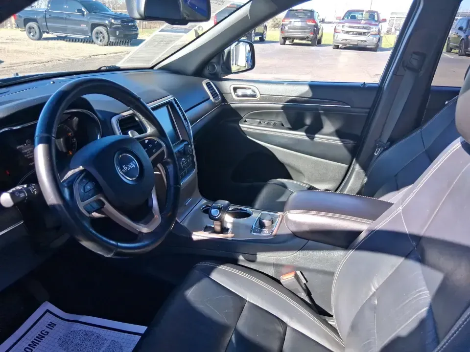 2015 Jeep Grand Cherokee Limited (1C4RJFBG5FC) with an 3.6L V6 DOHC 24V engine, 8-Speed Automatic transmission, located at 401 Woodman Dr, Riverside, OH, 45431, (937) 908-9800, 39.760899, -84.123421 - Picture your next weekend: you're loading up the family for a day at Carriage Hill MetroPark, cruising I675 with the heated steering wheel on, and still having the confidence to take the long way home when the weather turns. This 2015 Jeep Grand Cherokee Limited is built for real life in Riverside, - Photo#9