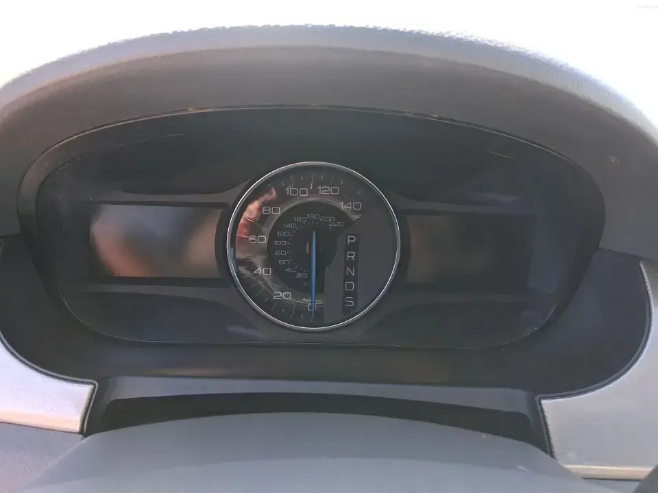 2014 Ford Edge SEL (2FMDK4JC8EB) with an 3.5L V-6 DOHC engine, 6-Speed Automatic transmission, located at 1184 Kauffman Ave, Fairborn, OH, 45324, (937) 908-9800, 39.807072, -84.030914 - Pack up the kids, load the groceries, or point the nose toward a weekend getaway-this 2014 Ford Edge SEL is the kind of SUV that fits real life in Fairborn. With confident all-weather capability and a comfortable, feature-rich cabin, it's ideal for commuters running I-675, families shuttling between - Photo#14