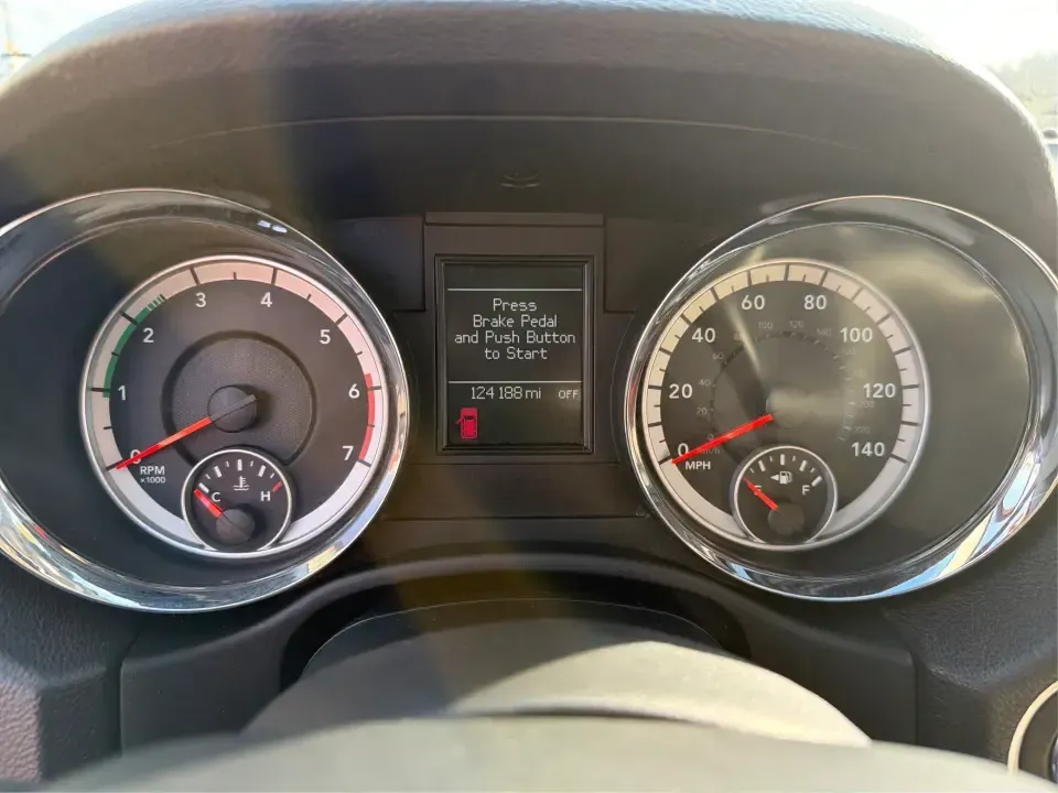 2013 Dodge Durango Citadel (1C4SDJET6DC) with an 5.7L V8 OHV 16V engine, 5-Speed Automatic transmission, located at 1951 S Dayton Lakeview Rd., New Carlisle, OH, 45344, (937) 908-9800, 39.890999, -84.050255 - Need one SUV that can handle school drop-offs, I-75 commutes, and a loaded-up weekend trip to Indian Lake or a tailgate in Dayton-without giving up comfort or capability? This 2013 Dodge Durango Citadel in True Blue Pearlcoat is built for real-life Ohio driving, with confident 4WD/AWD traction, V8 p - Photo#15