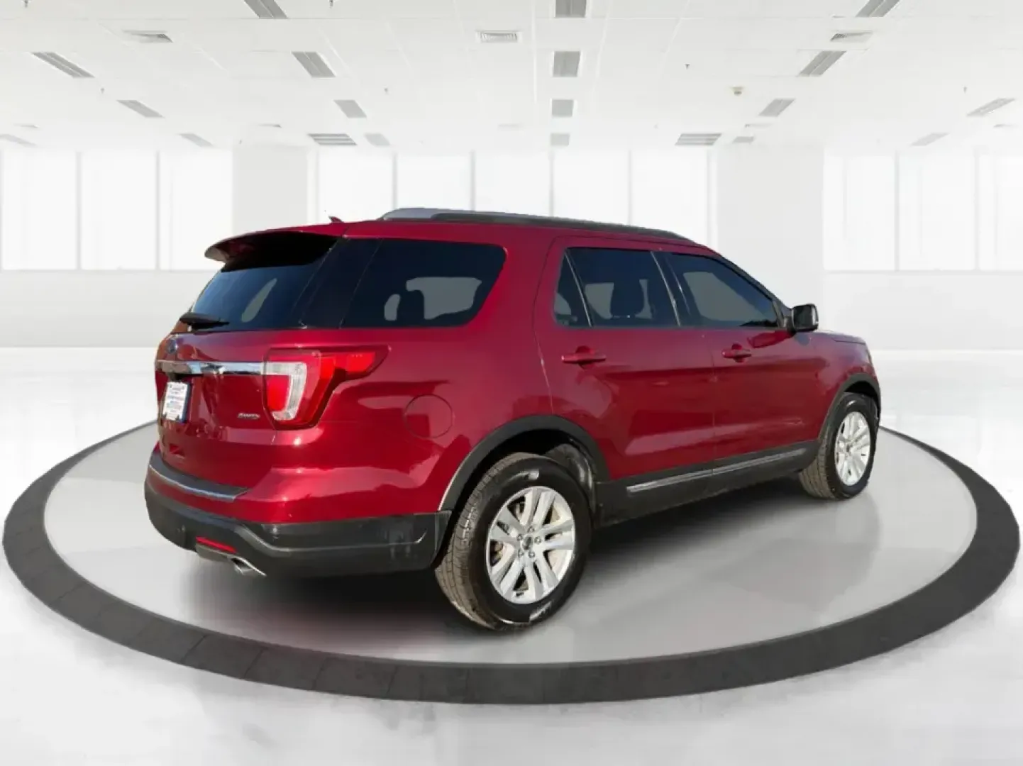 2018 Ford Explorer XLT (1FM5K8D87JG) with an EcoBoost 2.3L I-4 gasoline direct injection engine, 6A transmission, located at 1230 East Main St, Xenia, OH, 45385, (937) 908-9800, 39.688026, -83.910172 - Whether you're hauling the family to practice, commuting up I-75, or packing up for a weekend at Indian Lake, this 2018 Ford Explorer XLT is built for real-life Ohio schedules. With confident 4WD/AWD traction, three-row flexibility, and turbocharged EcoBoost power, it's a smart SUV for drivers who w - Photo#2