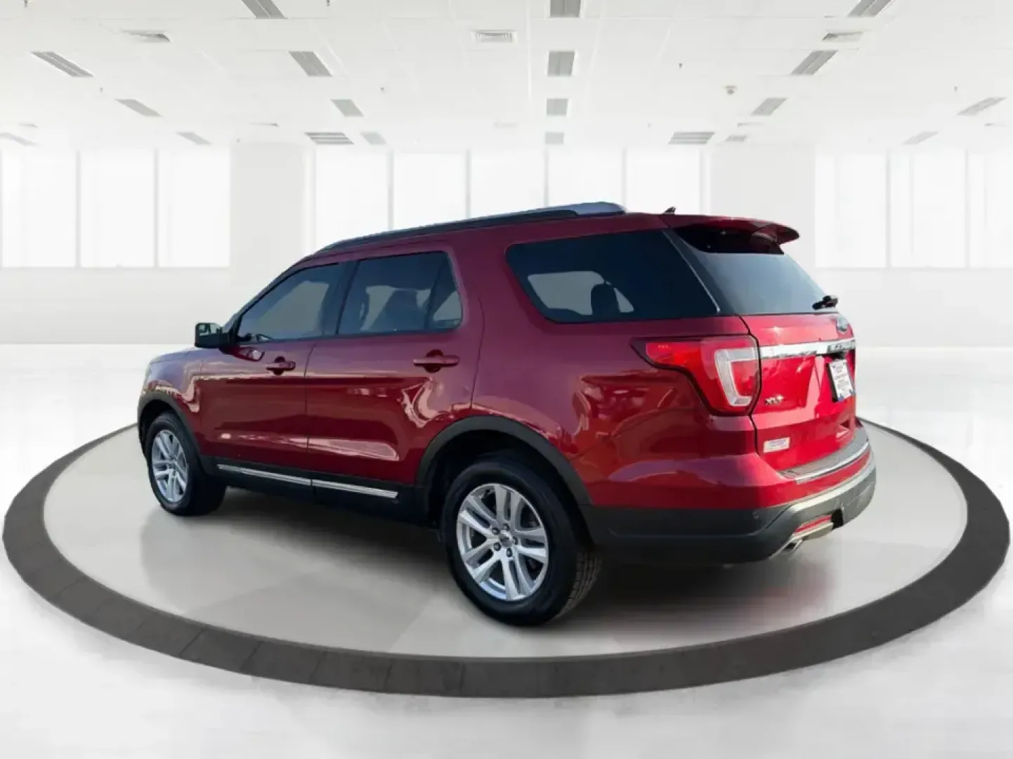 2018 Ford Explorer XLT (1FM5K8D87JG) with an EcoBoost 2.3L I-4 gasoline direct injection engine, 6A transmission, located at 1230 East Main St, Xenia, OH, 45385, (937) 908-9800, 39.688026, -83.910172 - Whether you're hauling the family to practice, commuting up I-75, or packing up for a weekend at Indian Lake, this 2018 Ford Explorer XLT is built for real-life Ohio schedules. With confident 4WD/AWD traction, three-row flexibility, and turbocharged EcoBoost power, it's a smart SUV for drivers who w - Photo#4