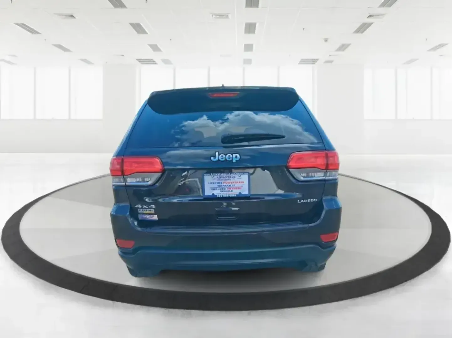 2015 Jeep Grand Cherokee Laredo (1C4RJFAG1FC) with an 3.6L V-6 DOHC engine, 8-Speed Automatic transmission, located at 8750 N County Rd 25A, Piqua, OH, 45356, (937) 908-9800, 40.164391, -84.232513 - Picture your next Ohio road trip: the family loaded up for a weekend at Indian Lake, a cooler in the back, and confidence on wet back roads or winter mornings. This 2015 Jeep Grand Cherokee Laredo is built for drivers who want everyday comfort with true SUV capability-perfect for long commutes, scho - Photo#3