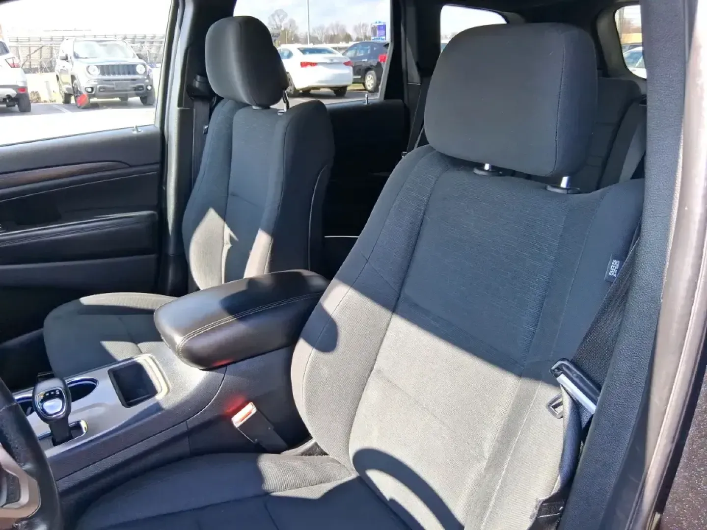 2015 Jeep Grand Cherokee Laredo (1C4RJFAG1FC) with an 3.6L V-6 DOHC engine, 8-Speed Automatic transmission, located at 8750 N County Rd 25A, Piqua, OH, 45356, (937) 908-9800, 40.164391, -84.232513 - Picture your next Ohio road trip: the family loaded up for a weekend at Indian Lake, a cooler in the back, and confidence on wet back roads or winter mornings. This 2015 Jeep Grand Cherokee Laredo is built for drivers who want everyday comfort with true SUV capability-perfect for long commutes, scho - Photo#9