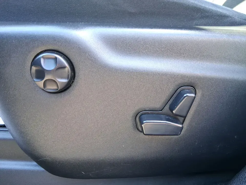 2015 Jeep Grand Cherokee Laredo (1C4RJFAG1FC) with an 3.6L V-6 DOHC engine, 8-Speed Automatic transmission, located at 8750 N County Rd 25A, Piqua, OH, 45356, (937) 908-9800, 40.164391, -84.232513 - Picture your next Ohio road trip: the family loaded up for a weekend at Indian Lake, a cooler in the back, and confidence on wet back roads or winter mornings. This 2015 Jeep Grand Cherokee Laredo is built for drivers who want everyday comfort with true SUV capability-perfect for long commutes, scho - Photo#17