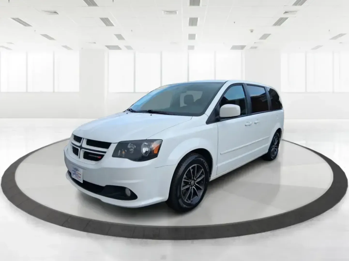 2015 Dodge Grand Caravan R/T (2C4RDGEG8FR) with an 3.6L V-6 DOHC engine, 6-Speed Automatic transmission, located at 8750 N County Rd 25A, Piqua, OH, 45356, (937) 908-9800, 40.164391, -84.232513 - Load up the kids, the cooler, and the weekend plans-this 2015 Dodge Grand Caravan R/T is built for real life in West Central Ohio, whether you're running the school drop-off line, commuting up I75, or heading out for a road-trip to Indian Lake. With family-friendly space, smart comfort features, and - Photo#8