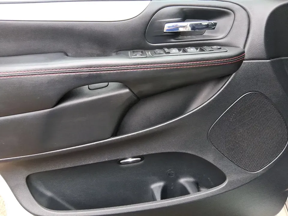 2015 Dodge Grand Caravan R/T (2C4RDGEG8FR) with an 3.6L V-6 DOHC engine, 6-Speed Automatic transmission, located at 8750 N County Rd 25A, Piqua, OH, 45356, (937) 908-9800, 40.164391, -84.232513 - Load up the kids, the cooler, and the weekend plans-this 2015 Dodge Grand Caravan R/T is built for real life in West Central Ohio, whether you're running the school drop-off line, commuting up I75, or heading out for a road-trip to Indian Lake. With family-friendly space, smart comfort features, and - Photo#19