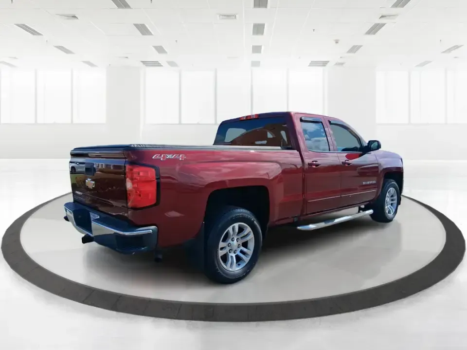 2016 Chevrolet Silverado 1500 1LT (1GCVKRECXGZ) with an EcoTec3 4.3L V-6 gasoline direct injection engine, 6A transmission, located at 8750 N County Rd 25A, Piqua, OH, 45356, (937) 908-9800, 40.164391, -84.232513 - Picture your next weekend: the truck is loaded up for a run to Indian Lake, you've got room for friends in the Double Cab, and there's still plenty of bed space for camping gear, a mower, or that Marketplace find you've been chasing. This 2016 Chevrolet Silverado 1500 1LT 4WD in eye-catching Siren R - Photo#2