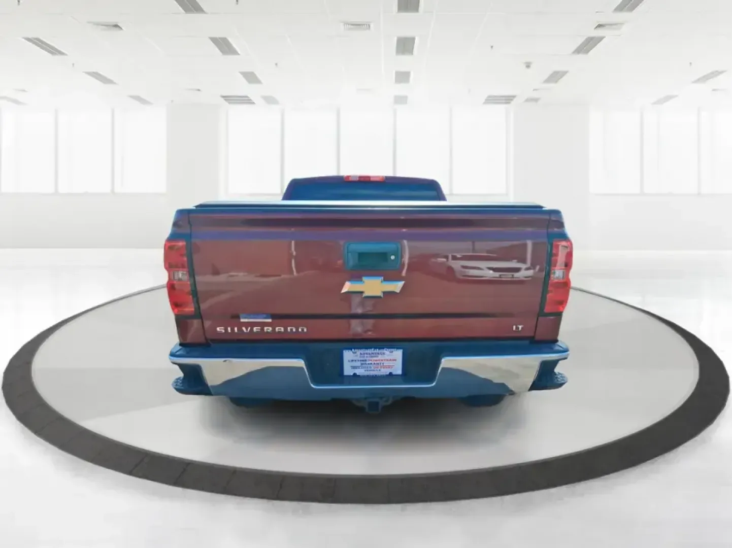 2016 Chevrolet Silverado 1500 1LT (1GCVKRECXGZ) with an EcoTec3 4.3L V-6 gasoline direct injection engine, 6A transmission, located at 8750 N County Rd 25A, Piqua, OH, 45356, (937) 908-9800, 40.164391, -84.232513 - Picture your next weekend: the truck is loaded up for a run to Indian Lake, you've got room for friends in the Double Cab, and there's still plenty of bed space for camping gear, a mower, or that Marketplace find you've been chasing. This 2016 Chevrolet Silverado 1500 1LT 4WD in eye-catching Siren R - Photo#3