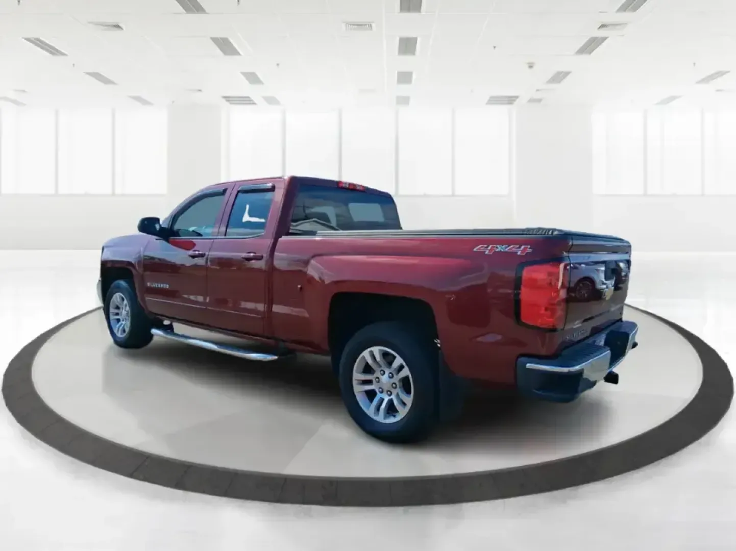 2016 Chevrolet Silverado 1500 1LT (1GCVKRECXGZ) with an EcoTec3 4.3L V-6 gasoline direct injection engine, 6A transmission, located at 8750 N County Rd 25A, Piqua, OH, 45356, (937) 908-9800, 40.164391, -84.232513 - Picture your next weekend: the truck is loaded up for a run to Indian Lake, you've got room for friends in the Double Cab, and there's still plenty of bed space for camping gear, a mower, or that Marketplace find you've been chasing. This 2016 Chevrolet Silverado 1500 1LT 4WD in eye-catching Siren R - Photo#4