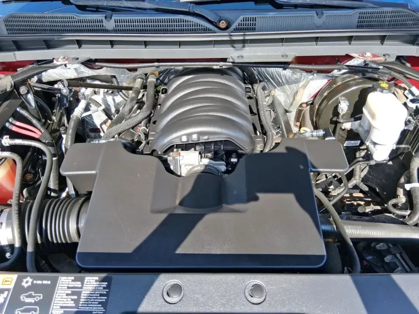 2016 Chevrolet Silverado 1500 1LT (1GCVKRECXGZ) with an EcoTec3 4.3L V-6 gasoline direct injection engine, 6A transmission, located at 8750 N County Rd 25A, Piqua, OH, 45356, (937) 908-9800, 40.164391, -84.232513 - Picture your next weekend: the truck is loaded up for a run to Indian Lake, you've got room for friends in the Double Cab, and there's still plenty of bed space for camping gear, a mower, or that Marketplace find you've been chasing. This 2016 Chevrolet Silverado 1500 1LT 4WD in eye-catching Siren R - Photo#11