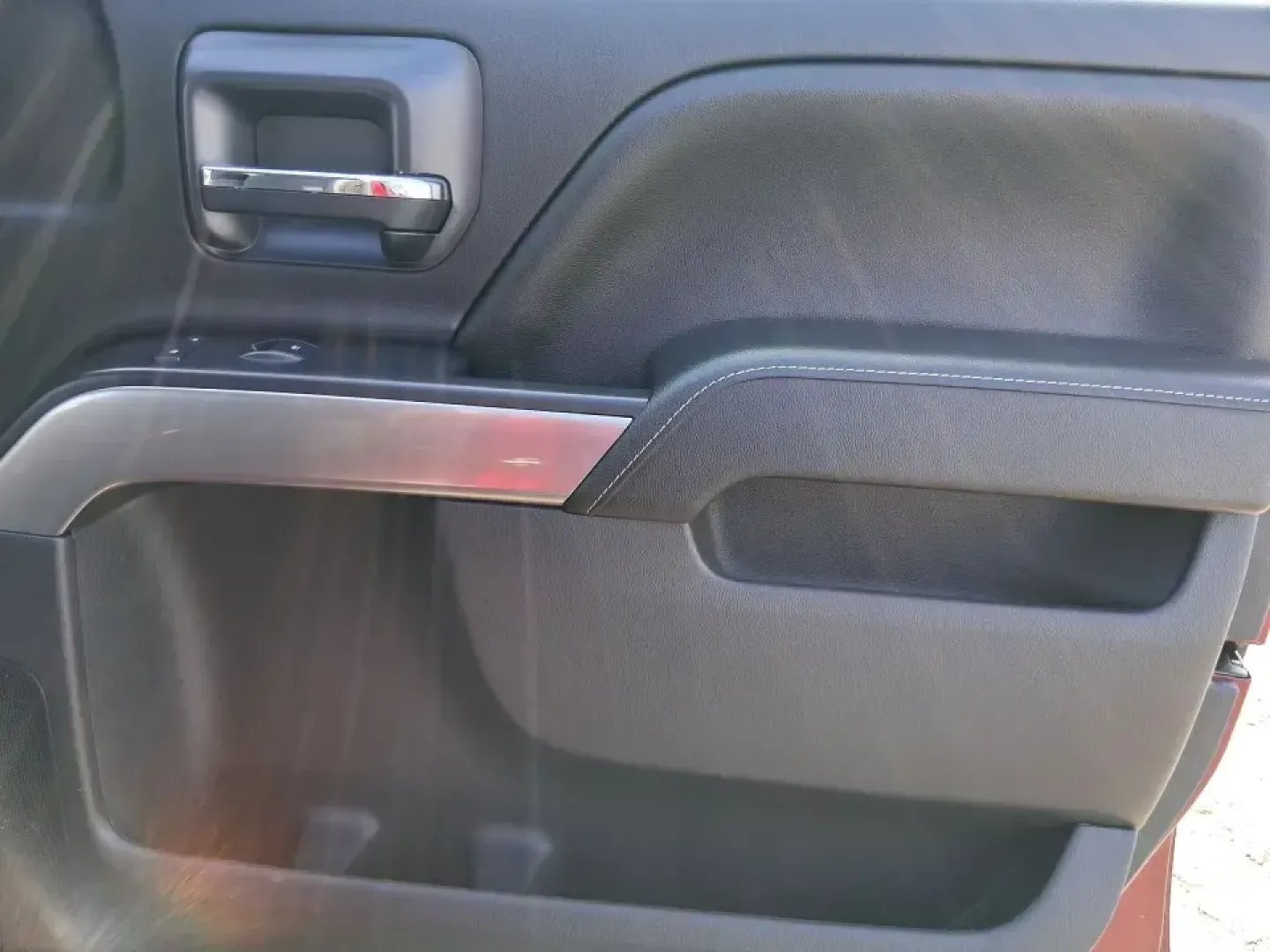 2016 Chevrolet Silverado 1500 1LT (1GCVKRECXGZ) with an EcoTec3 4.3L V-6 gasoline direct injection engine, 6A transmission, located at 8750 N County Rd 25A, Piqua, OH, 45356, (937) 908-9800, 40.164391, -84.232513 - Picture your next weekend: the truck is loaded up for a run to Indian Lake, you've got room for friends in the Double Cab, and there's still plenty of bed space for camping gear, a mower, or that Marketplace find you've been chasing. This 2016 Chevrolet Silverado 1500 1LT 4WD in eye-catching Siren R - Photo#19