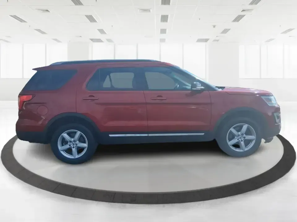 2017 Ford Explorer XLT (1FM5K8DH9HG) with an 2.3L L4 DOHC 16V engine, 6A transmission, located at 4508 South Dixie Dr, Moraine, OH, 45439, (937) 908-9800, 39.689976, -84.218452 - Weekend road trips to Caesar Creek, daily school drop-offs, or a comfortable commute down I75-this 2017 Ford Explorer XLT is built for real life in the Miami Valley. With three-row versatility, confident capability, and practical comfort, it's a smart choice for growing families, active couples, and - Photo#1