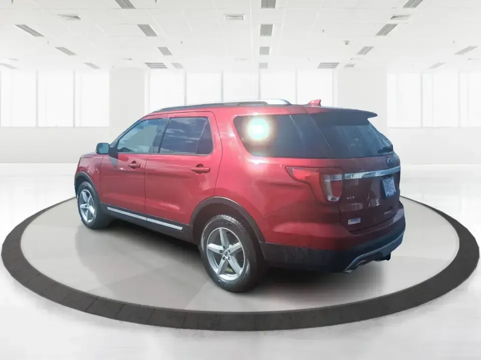 2017 Ford Explorer XLT (1FM5K8DH9HG) with an 2.3L L4 DOHC 16V engine, 6A transmission, located at 4508 South Dixie Dr, Moraine, OH, 45439, (937) 908-9800, 39.689976, -84.218452 - Weekend road trips to Caesar Creek, daily school drop-offs, or a comfortable commute down I75-this 2017 Ford Explorer XLT is built for real life in the Miami Valley. With three-row versatility, confident capability, and practical comfort, it's a smart choice for growing families, active couples, and - Photo#4