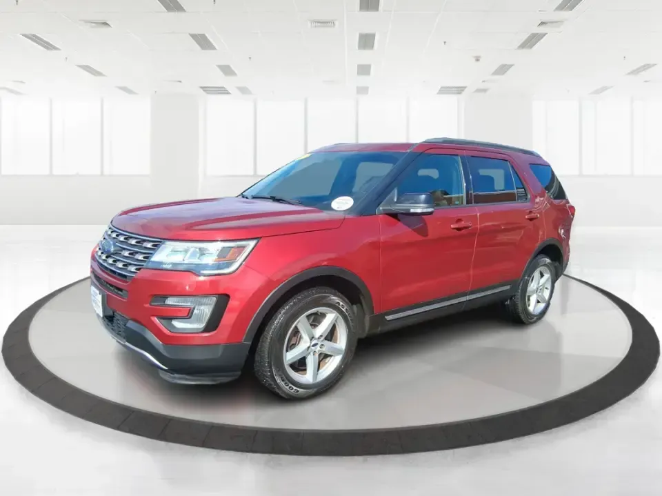 2017 Ford Explorer XLT (1FM5K8DH9HG) with an 2.3L L4 DOHC 16V engine, 6A transmission, located at 4508 South Dixie Dr, Moraine, OH, 45439, (937) 908-9800, 39.689976, -84.218452 - Weekend road trips to Caesar Creek, daily school drop-offs, or a comfortable commute down I75-this 2017 Ford Explorer XLT is built for real life in the Miami Valley. With three-row versatility, confident capability, and practical comfort, it's a smart choice for growing families, active couples, and - Photo#8