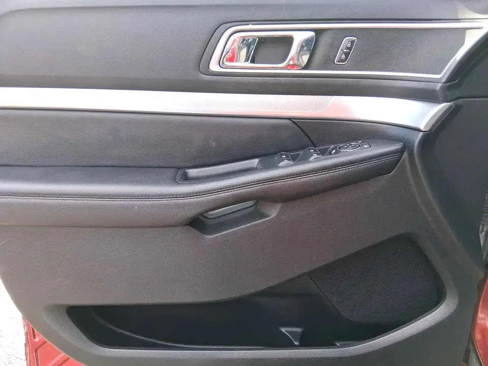 2017 Ford Explorer XLT (1FM5K8DH9HG) with an 2.3L L4 DOHC 16V engine, 6A transmission, located at 4508 South Dixie Dr, Moraine, OH, 45439, (937) 908-9800, 39.689976, -84.218452 - Weekend road trips to Caesar Creek, daily school drop-offs, or a comfortable commute down I75-this 2017 Ford Explorer XLT is built for real life in the Miami Valley. With three-row versatility, confident capability, and practical comfort, it's a smart choice for growing families, active couples, and - Photo#19