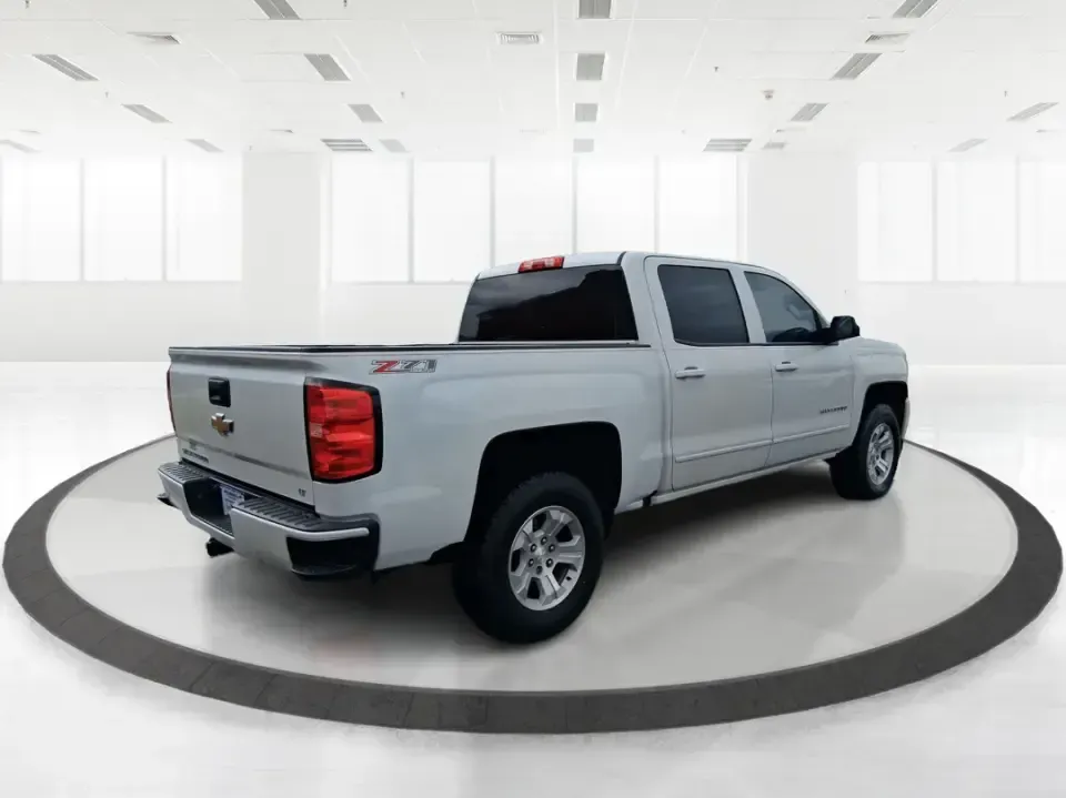 2017 Chevrolet Silverado 1500 2LT (3GCUKREH9HG) with an 4.3L V6 OHV 12V engine, 6A transmission, located at 401 Woodman Dr, Riverside, OH, 45431, (937) 908-9800, 39.760899, -84.123421 - Need a truck that can handle weekday work runs, weekend projects, and spontaneous road trips out toward Caesar Creek or up I75 without feeling like a compromise? This 2017 Chevrolet Silverado 1500 2LT Crew Cab 4WD is built for real life in the Miami Valley-roomy enough for friends or family, strong - Photo#2