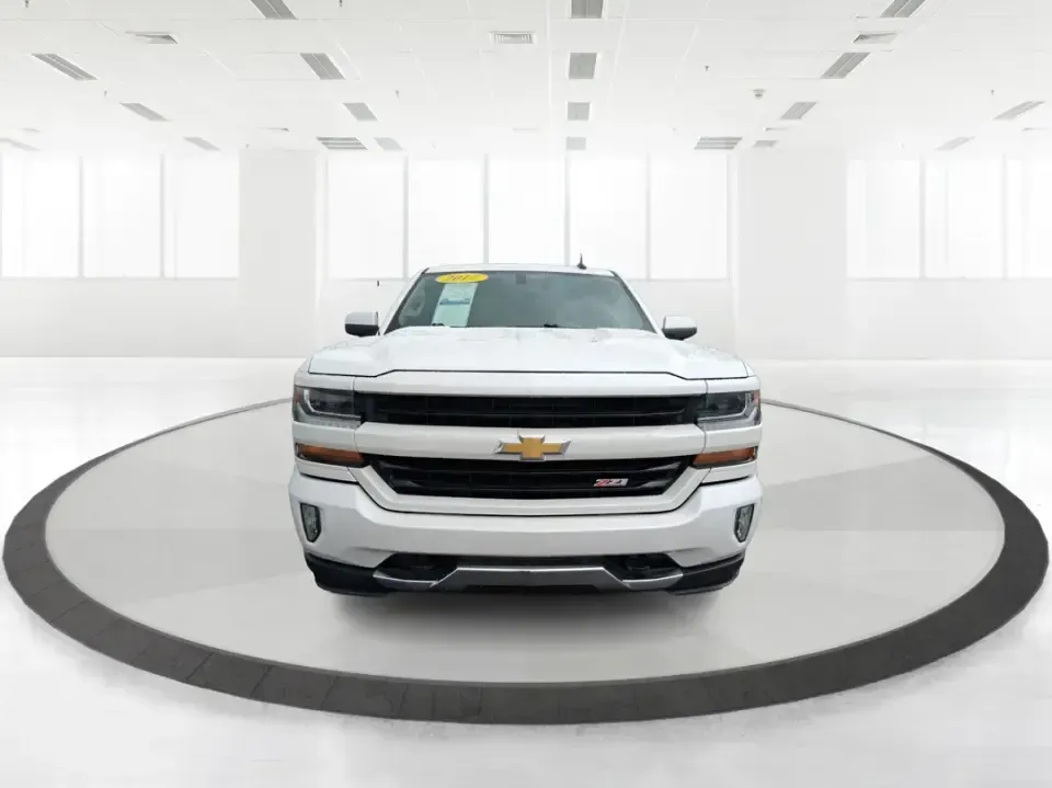 2017 Chevrolet Silverado 1500 2LT (3GCUKREH9HG) with an 4.3L V6 OHV 12V engine, 6A transmission, located at 401 Woodman Dr, Riverside, OH, 45431, (937) 908-9800, 39.760899, -84.123421 - Need a truck that can handle weekday work runs, weekend projects, and spontaneous road trips out toward Caesar Creek or up I75 without feeling like a compromise? This 2017 Chevrolet Silverado 1500 2LT Crew Cab 4WD is built for real life in the Miami Valley-roomy enough for friends or family, strong - Photo#7