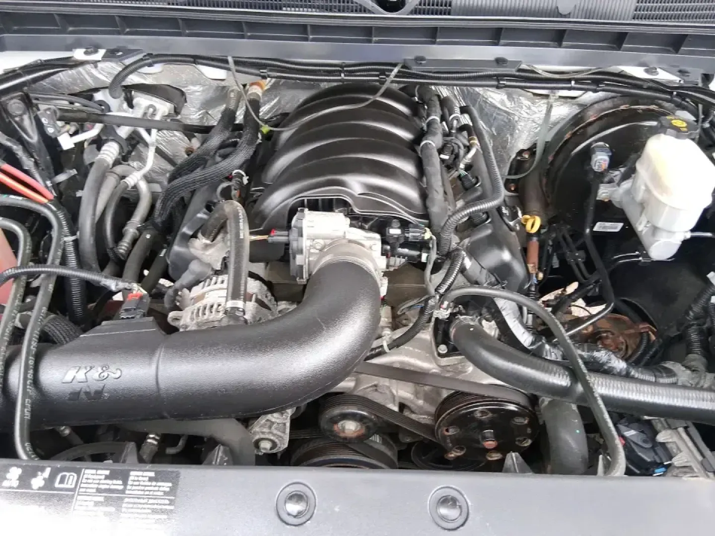 2017 Chevrolet Silverado 1500 2LT (3GCUKREH9HG) with an 4.3L V6 OHV 12V engine, 6A transmission, located at 880 E. National Road, Vandalia, OH, 45377, (937) 908-9800, 39.891918, -84.183594 - Need a truck that can handle weekday work runs, weekend projects, and spontaneous road trips out toward Caesar Creek or up I75 without feeling like a compromise? This 2017 Chevrolet Silverado 1500 2LT Crew Cab 4WD is built for real life in the Miami Valley-roomy enough for friends or family, strong - Photo#11