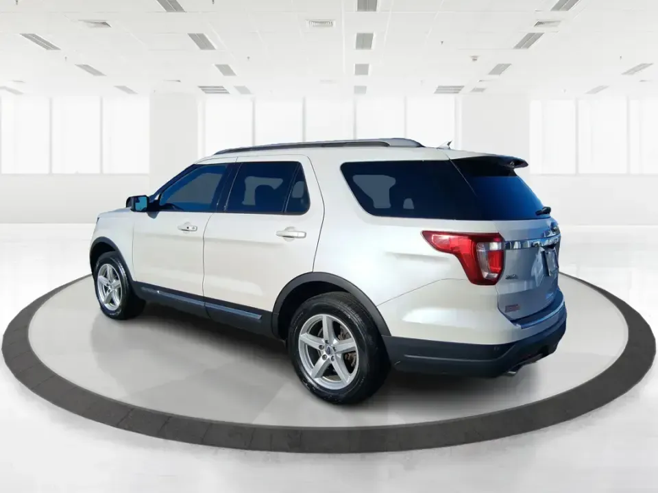2018 Ford Explorer XLT (1FM5K7D80JG) with an EcoBoost 2.3L I-4 gasoline direct injection engine, 6A transmission, located at 1099 N County Rd 25A, Troy, OH, 45373, (937) 908-9800, 40.057079, -84.212883 - Pack up the kids, cue up your favorite playlist, and point the hood toward a weekend getaway-this 2018 Ford Explorer XLT is the kind of SUV that fits real life in Troy, Ohio. Whether you're shuttling to practice, commuting up I75, or planning a day trip to Charleston Falls Preserve, the Explorer's r - Photo#4
