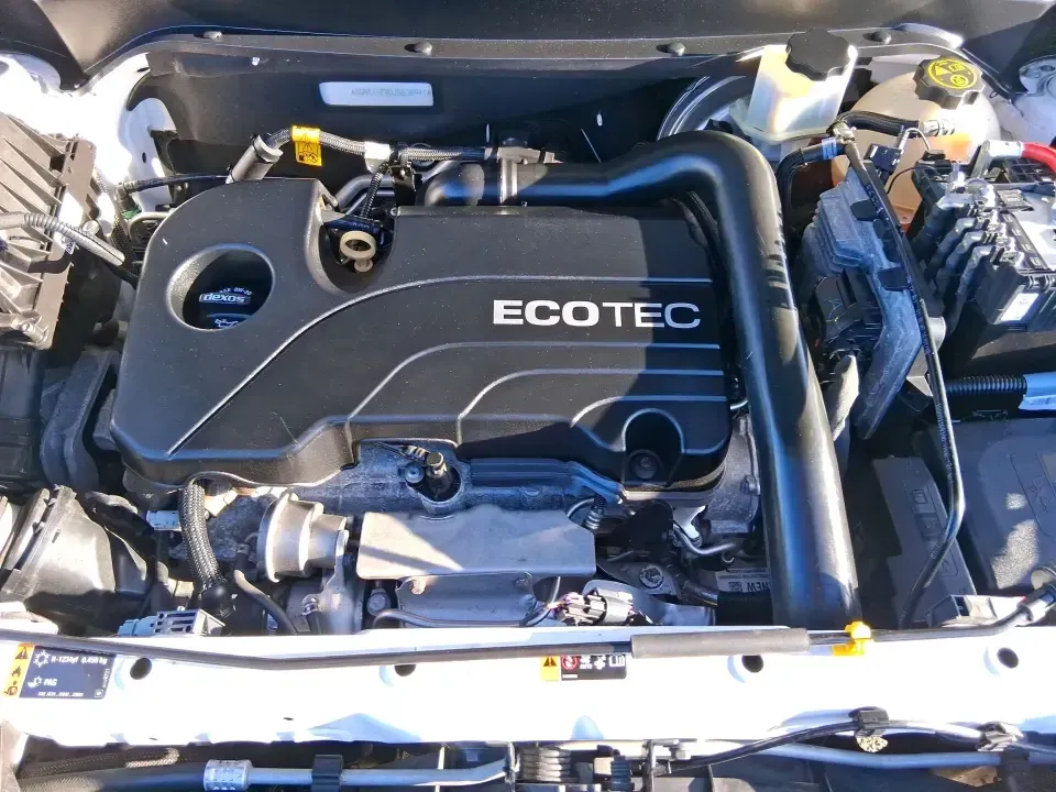 2018 Chevrolet Equinox LS (3GNAXHEV0JS) with an 1.5L I-4 gasoline direct injection engine, 6A transmission, located at 1951 S Dayton Lakeview Rd., New Carlisle, OH, 45344, (937) 908-9800, 39.890999, -84.050255 - 2018 Chevrolet Equinox LS - Photo#11