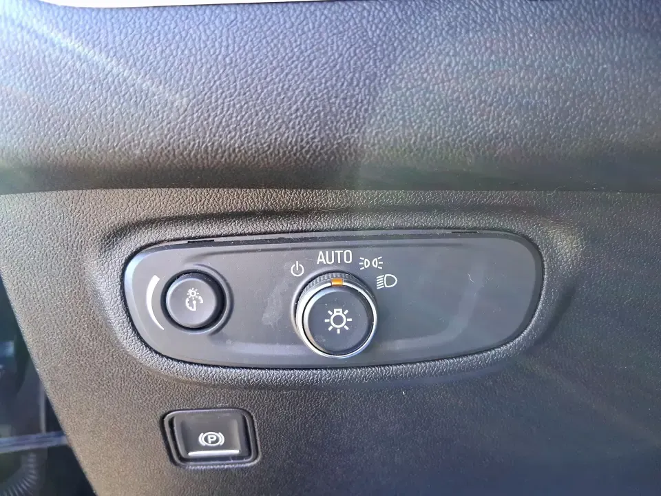 2018 GMC Terrain SLE (3GKALMEV3JL) with an 1.4L L4 DOHC 16V TURBO engine, 6A transmission, located at 1184 Kauffman Ave, Fairborn, OH, 45324, (937) 908-9800, 39.807072, -84.030914 - 2018 GMC Terrain SLE - Photo#17