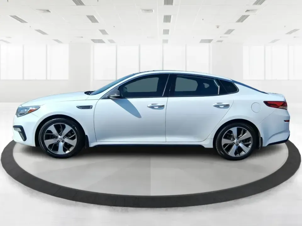 2019 Kia Optima S (5XXGT4L35KG) with an Theta II 2.4L I-4 gasoline direct injection engine, 6A transmission, located at 1099 N County Rd 25A, Troy, OH, 45373, (937) 908-9800, 40.057079, -84.212883 - Picture your next week going smoother: a comfortable, efficient sedan that makes the daily commute up I75, quick school drop-offs, and weekend runs to Dayton feel easy-without stretching your budget. This 2019 Kia Optima S is built for real life in Troy, Ohio, offering the space and technology busy - Photo#5