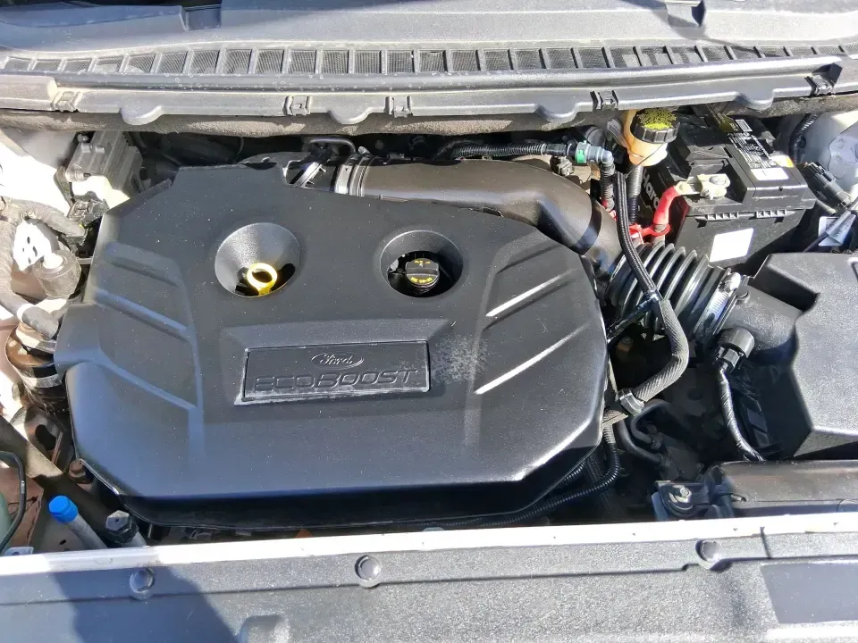 2017 Ford Edge SEL (2FMPK3J92HB) with an 2.0L L4 DOHC 16V engine, 6A transmission, located at 1099 N County Rd 25A, Troy, OH, 45373, (937) 908-9800, 40.057079, -84.212883 - Load up the family, point the hood toward I75, and make every errand or weekend getaway feel easier in this 2017 Ford Edge SEL-an SUV that's sized just right for school drop-offs, long commutes to Dayton, and quick escapes to places like Charleston Falls Preserve or a Saturday stroll around the Troy - Photo#10