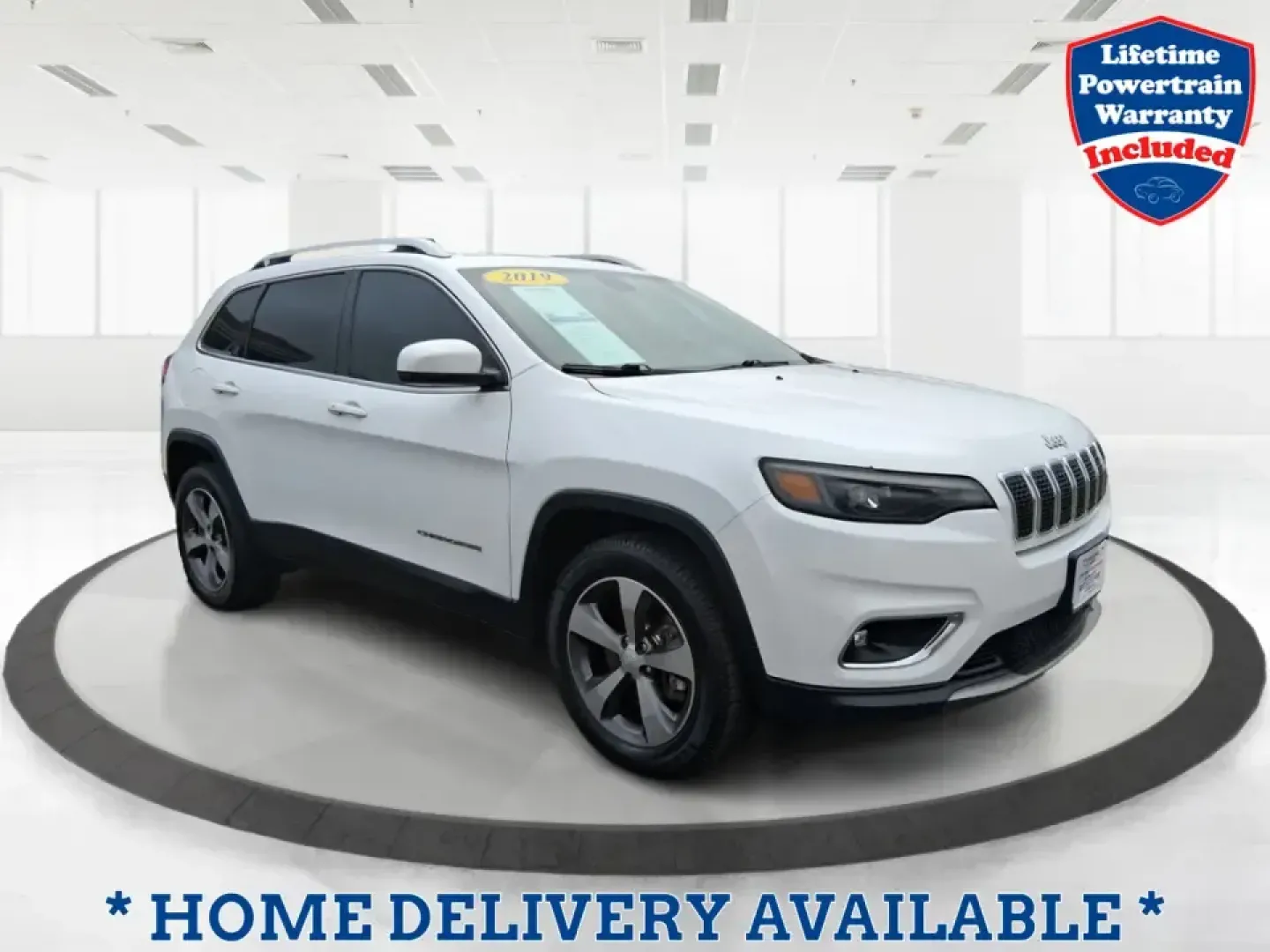 2019 Jeep Cherokee Limited 4x4 (1C4PJMDX5KD) with an 3.2L V6 DOHC 24V engine, 9A transmission, located at 1184 Kauffman Ave, Fairborn, OH, 45324, (937) 908-9800, 39.807072, -84.030914 - Load up the family, point the hood toward the next weekend getaway, and let the road decide the plan-this 2019 Jeep Cherokee Limited 4x4 is built for real-life Ohio driving, from rainy school runs to spontaneous trips up I75. With confident 4x4 capability, a smooth 9-speed automatic, and a strong 3.- Photo#0