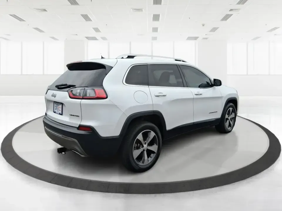 2019 Jeep Cherokee Limited 4x4 (1C4PJMDX5KD) with an 3.2L V6 DOHC 24V engine, 9A transmission, located at 1184 Kauffman Ave, Fairborn, OH, 45324, (937) 908-9800, 39.807072, -84.030914 - Load up the family, point the hood toward the next weekend getaway, and let the road decide the plan-this 2019 Jeep Cherokee Limited 4x4 is built for real-life Ohio driving, from rainy school runs to spontaneous trips up I75. With confident 4x4 capability, a smooth 9-speed automatic, and a strong 3. - Photo#2