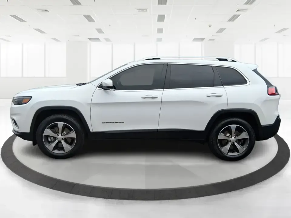 2019 Jeep Cherokee Limited 4x4 (1C4PJMDX5KD) with an 3.2L V6 DOHC 24V engine, 9A transmission, located at 1184 Kauffman Ave, Fairborn, OH, 45324, (937) 908-9800, 39.807072, -84.030914 - Load up the family, point the hood toward the next weekend getaway, and let the road decide the plan-this 2019 Jeep Cherokee Limited 4x4 is built for real-life Ohio driving, from rainy school runs to spontaneous trips up I75. With confident 4x4 capability, a smooth 9-speed automatic, and a strong 3. - Photo#5