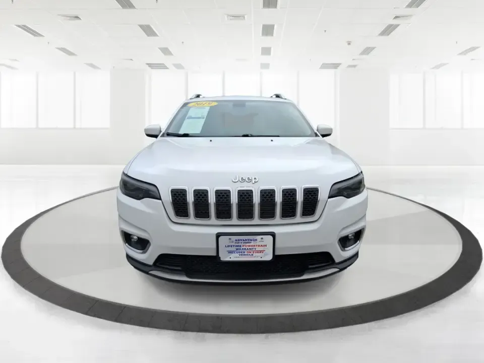 2019 Jeep Cherokee Limited 4x4 (1C4PJMDX5KD) with an 3.2L V6 DOHC 24V engine, 9A transmission, located at 1184 Kauffman Ave, Fairborn, OH, 45324, (937) 908-9800, 39.807072, -84.030914 - Load up the family, point the hood toward the next weekend getaway, and let the road decide the plan-this 2019 Jeep Cherokee Limited 4x4 is built for real-life Ohio driving, from rainy school runs to spontaneous trips up I75. With confident 4x4 capability, a smooth 9-speed automatic, and a strong 3. - Photo#7