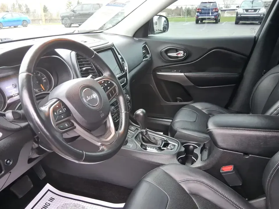 2019 Jeep Cherokee Limited 4x4 (1C4PJMDX5KD) with an 3.2L V6 DOHC 24V engine, 9A transmission, located at 1184 Kauffman Ave, Fairborn, OH, 45324, (937) 908-9800, 39.807072, -84.030914 - Load up the family, point the hood toward the next weekend getaway, and let the road decide the plan-this 2019 Jeep Cherokee Limited 4x4 is built for real-life Ohio driving, from rainy school runs to spontaneous trips up I75. With confident 4x4 capability, a smooth 9-speed automatic, and a strong 3. - Photo#9