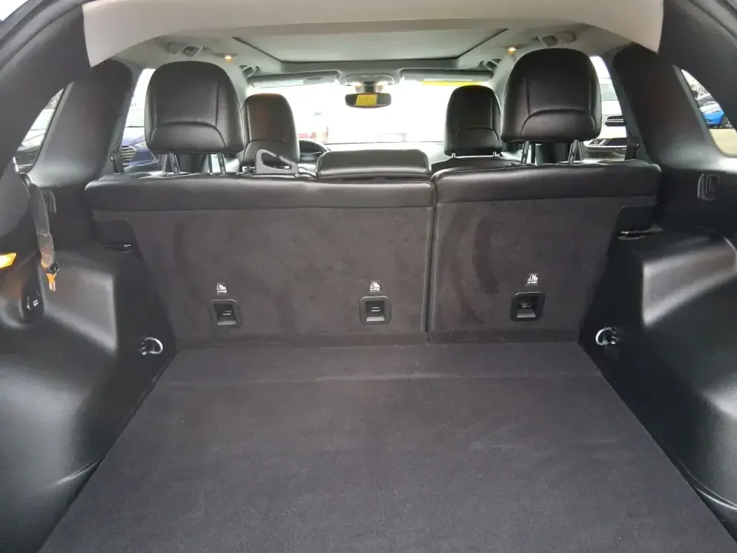 2019 Jeep Cherokee Limited 4x4 (1C4PJMDX5KD) with an 3.2L V6 DOHC 24V engine, 9A transmission, located at 1184 Kauffman Ave, Fairborn, OH, 45324, (937) 908-9800, 39.807072, -84.030914 - Load up the family, point the hood toward the next weekend getaway, and let the road decide the plan-this 2019 Jeep Cherokee Limited 4x4 is built for real-life Ohio driving, from rainy school runs to spontaneous trips up I75. With confident 4x4 capability, a smooth 9-speed automatic, and a strong 3.- Photo#12